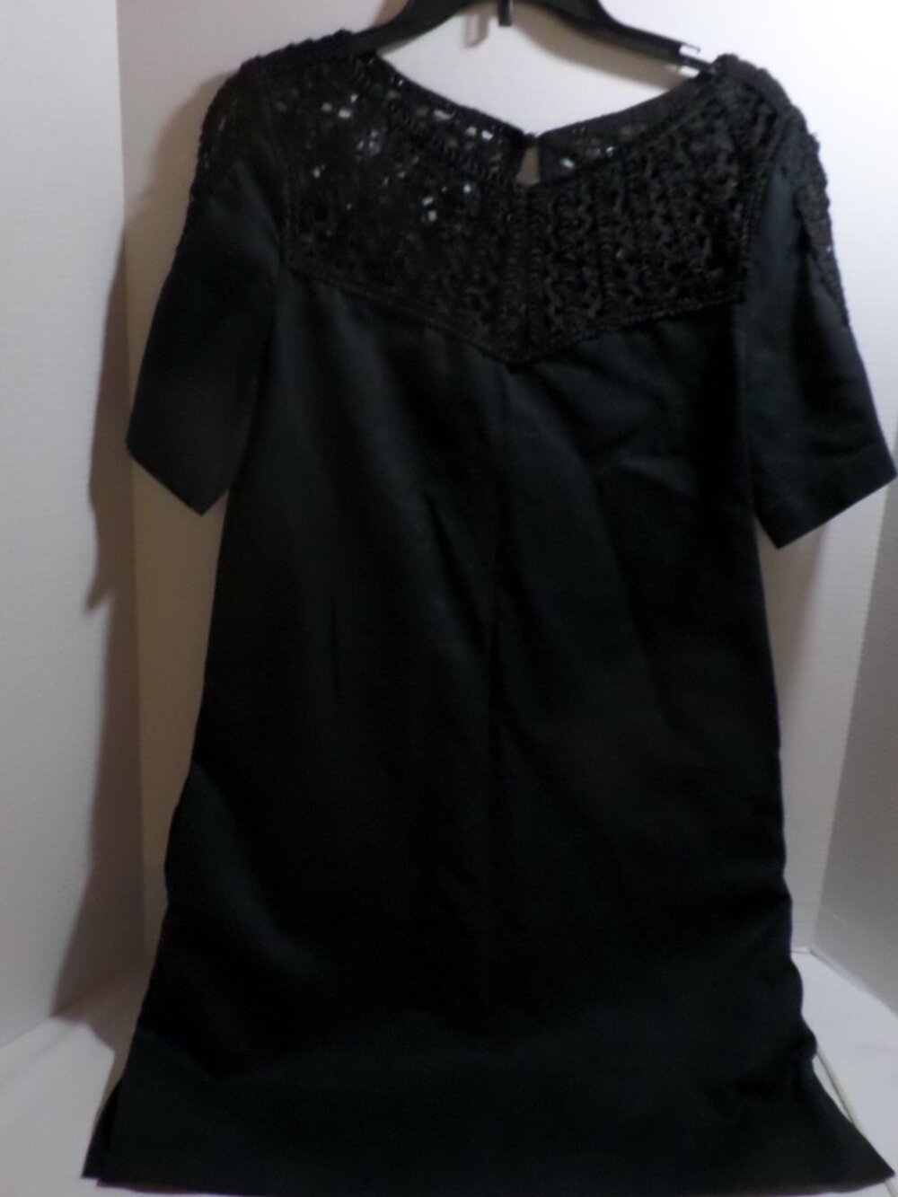 Maeve Black Short Sleeve Shift Dress with A Crochet Lace Yoke – Size Small
